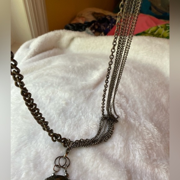 Metal Tassel Necklace‎ with 3 Large Faceted Stones - Picture 6 of 10